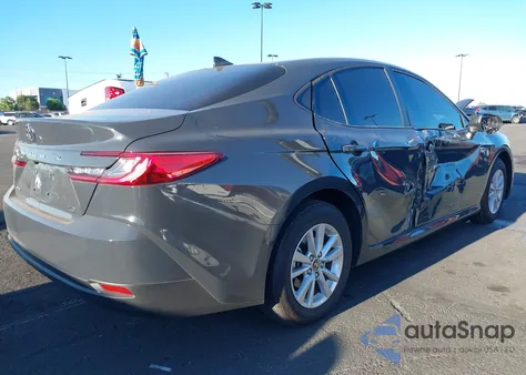 2025 Toyota Camry Le from USA, damaged, VIN 4T1DAACK1SU616248